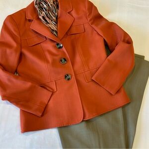 EUC Women's Burnt Blazer Jacket Tan Pant Suit with matching scarf Le Suit